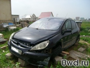 Битый автомобиль Peugeot 307