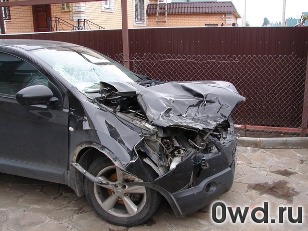 Битый автомобиль Nissan Qashqai