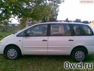 Битый автомобиль Volkswagen Sharan