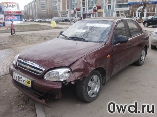 Битый автомобиль Chevrolet Lanos